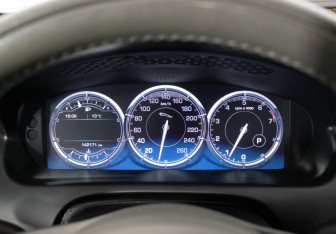 Подержанный автомобиль Jaguar XJ 2014 года (12 фото)