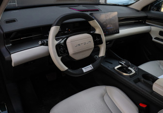 Подержанный автомобиль Jetour Dashing 2023 года (14 фото)