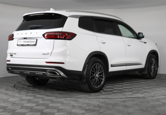 Подержанный автомобиль Chery Tiggo 8 Pro 2021 года (5 фото)
