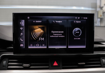 Подержанный автомобиль Audi A4 Sedan 2020 года (23 фото)