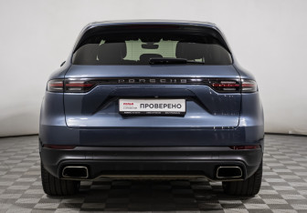 Подержанный автомобиль Porsche Cayenne 2018 года (7 фото)