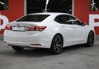 Подержанный автомобиль Acura TLX 2014 года (5 фото)