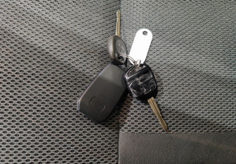 Подержанный автомобиль Toyota RAV4 2005 года (13 фото)