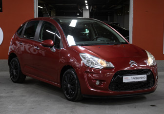 Подержанный автомобиль Citroen C3 Hatchback 2010 года (3 фото)