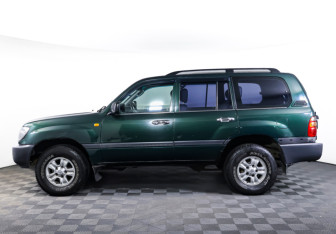 Подержанный автомобиль Toyota Land Cruiser Suv 2001 года (8 фото)
