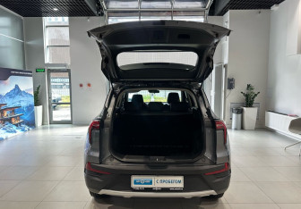 Подержанный автомобиль Москвич 3 2025 года (9 фото)