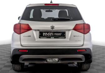 Подержанный автомобиль Suzuki Vitara 2021 года (6 фото)