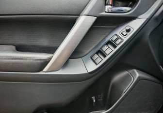 Подержанный автомобиль Subaru Forester Suv 2014 года (12 фото)