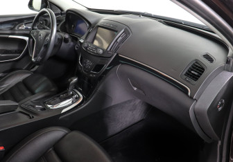 Подержанный автомобиль Opel Insignia Liftback 2014 года (10 фото)