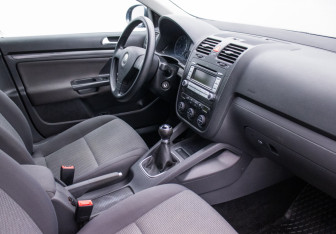 Подержанный автомобиль Volkswagen Jetta Sedan 2007 года (10 фото)