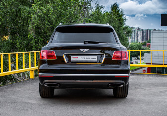 Подержанный автомобиль Bentley Bentayga 2016 года (5 фото)