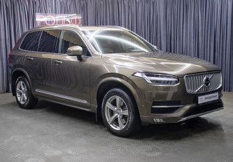 Подержанный автомобиль Volvo XC90 2017 года (3 фото)