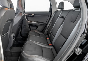 Подержанный автомобиль Volvo XC60 2015 года (12 фото)