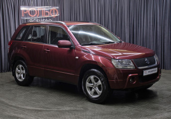 Подержанный автомобиль Suzuki Grand Vitara 2005 года (3 фото)