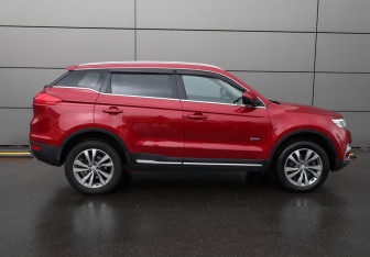 Подержанный автомобиль Geely Atlas 2019 года (4 фото)