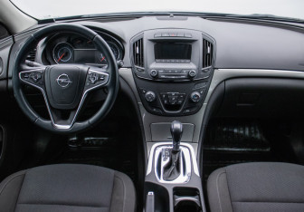 Подержанный автомобиль Opel Insignia Sedan 2014 года (13 фото)