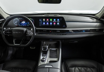 Подержанный автомобиль Chery Arrizo 8 2023 года (12 фото)