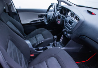 Подержанный автомобиль Kia Ceed Wagon 2015 года (9 фото)