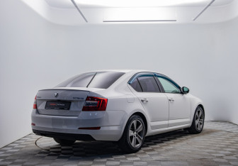 Подержанный автомобиль Skoda Octavia Liftback 2013 года (5 фото)
