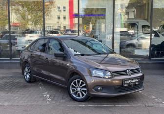 Подержанный автомобиль Volkswagen Polo Sedan 2014 года (3 фото)