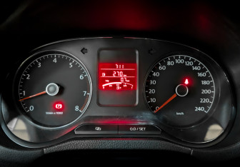 Подержанный автомобиль Volkswagen Polo Sedan 2012 года (13 фото)