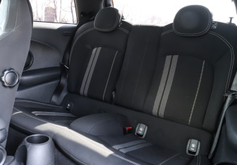 Подержанный автомобиль MINI Hatch 2017 года (10 фото)