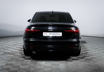 Подержанный автомобиль Audi A4 Sedan 2021 года (6 фото)