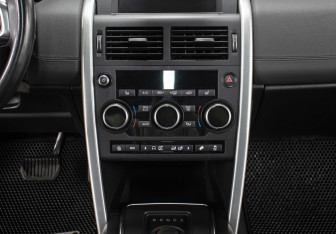 Подержанный автомобиль Land Rover Discovery Sport 2018 года (14 фото)