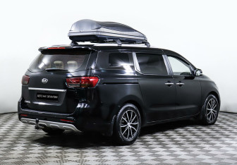 Подержанный автомобиль Kia Carnival 2018 года (5 фото)