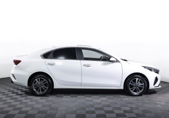 Подержанный автомобиль Kia K3 Sedan 2024 года (4 фото)