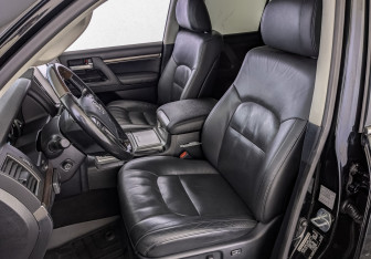 Подержанный автомобиль Toyota Land Cruiser Suv 2019 года (20 фото)