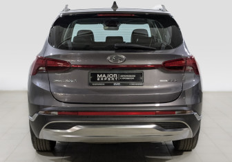 Подержанный автомобиль Hyundai Santa Fe 2022 года (6 фото)