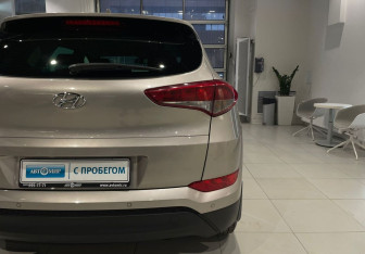 Подержанный автомобиль Hyundai Tucson 2017 года (8 фото)