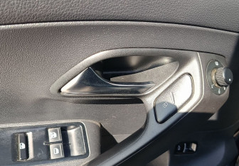 Подержанный автомобиль Volkswagen Polo Sedan 2013 года (15 фото)