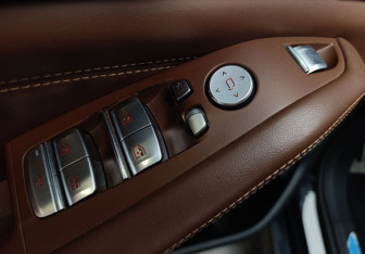 Подержанный автомобиль BMW X7 2021 года (13 фото)