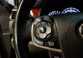 Подержанный автомобиль Toyota Camry Sedan 2013 года (20 фото)