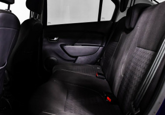 Подержанный автомобиль Renault Logan Sedan 2018 года (12 фото)