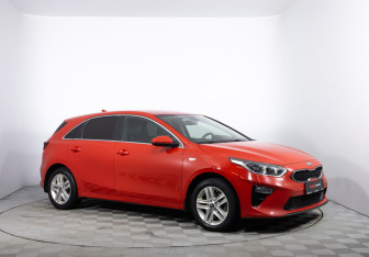 Подержанный автомобиль Kia Ceed Hatchback 2018 года (3 фото)