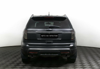 Подержанный автомобиль Ford Explorer 2012 года (6 фото)