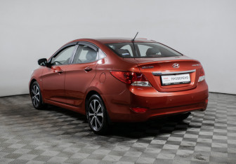 Подержанный автомобиль Hyundai Solaris Sedan 2013 года (7 фото)