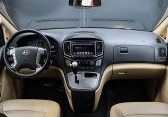 Подержанный автомобиль Hyundai H-1 2016 года (10 фото)