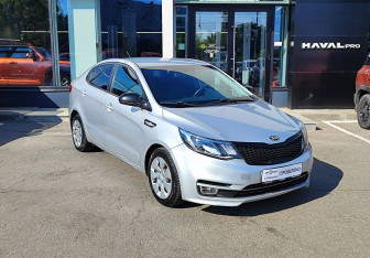 Подержанный автомобиль Kia Rio Sedan 2016 года (3 фото)