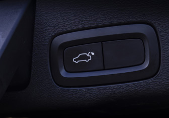 Подержанный автомобиль Volvo XC60 2018 года (23 фото)