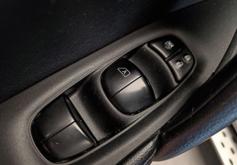 Подержанный автомобиль Nissan X-Trail 2022 года (9 фото)