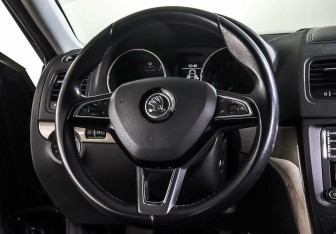 Подержанный автомобиль Skoda Yeti 2015 года (11 фото)