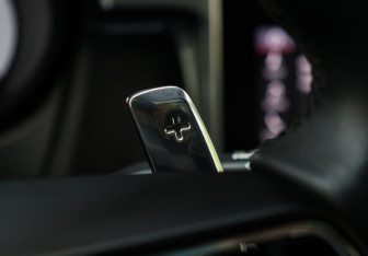 Подержанный автомобиль Porsche Macan 2022 года (33 фото)