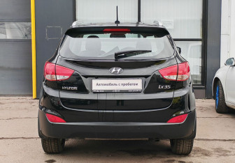 Подержанный автомобиль Hyundai ix35 2013 года (6 фото)