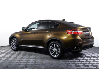Подержанный автомобиль BMW X6 2013 года (7 фото)