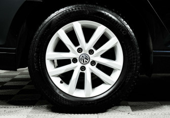 Подержанный автомобиль Volkswagen Passat Wagon 2017 года (7 фото)