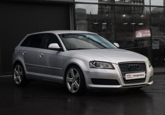 Подержанный автомобиль Audi A3 Hatchback 2008 года (3 фото)